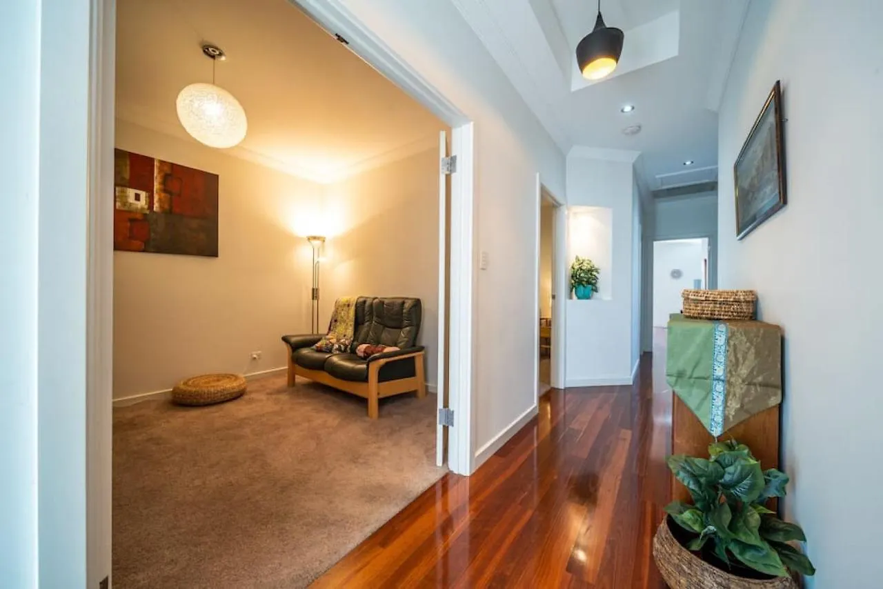 The Arlington West Hindmarsh Villa Adelaide 0*,